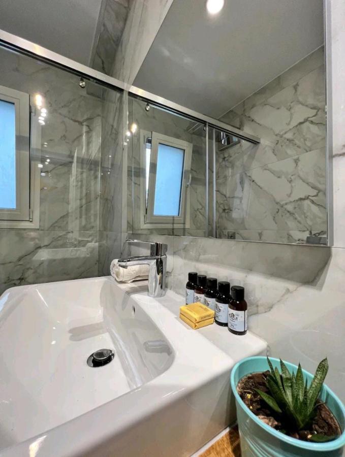 Cozy & Stylish Apartment Тирана Екстер'єр фото