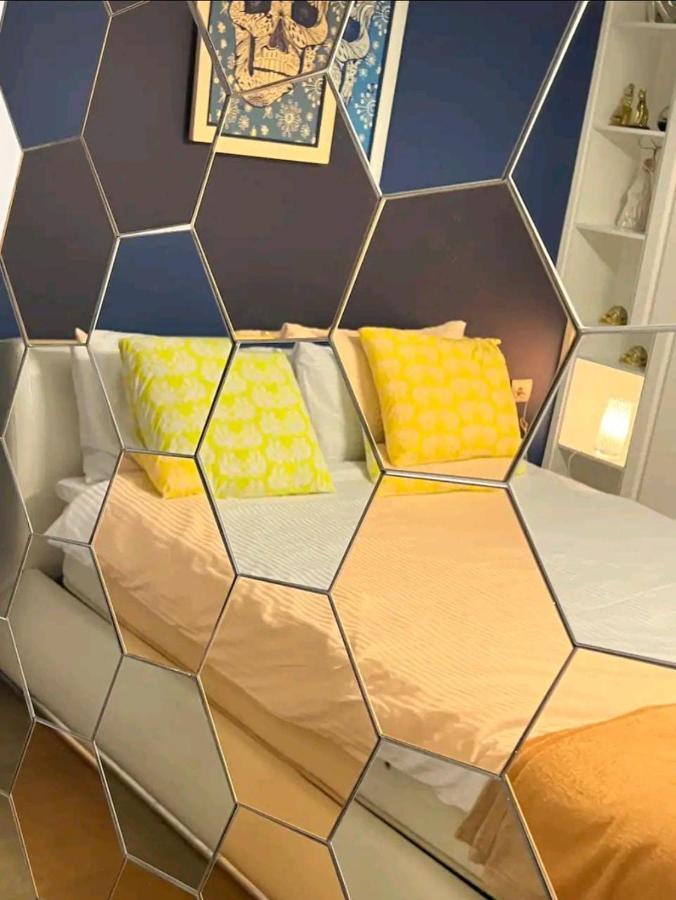 Cozy & Stylish Apartment Тирана Екстер'єр фото