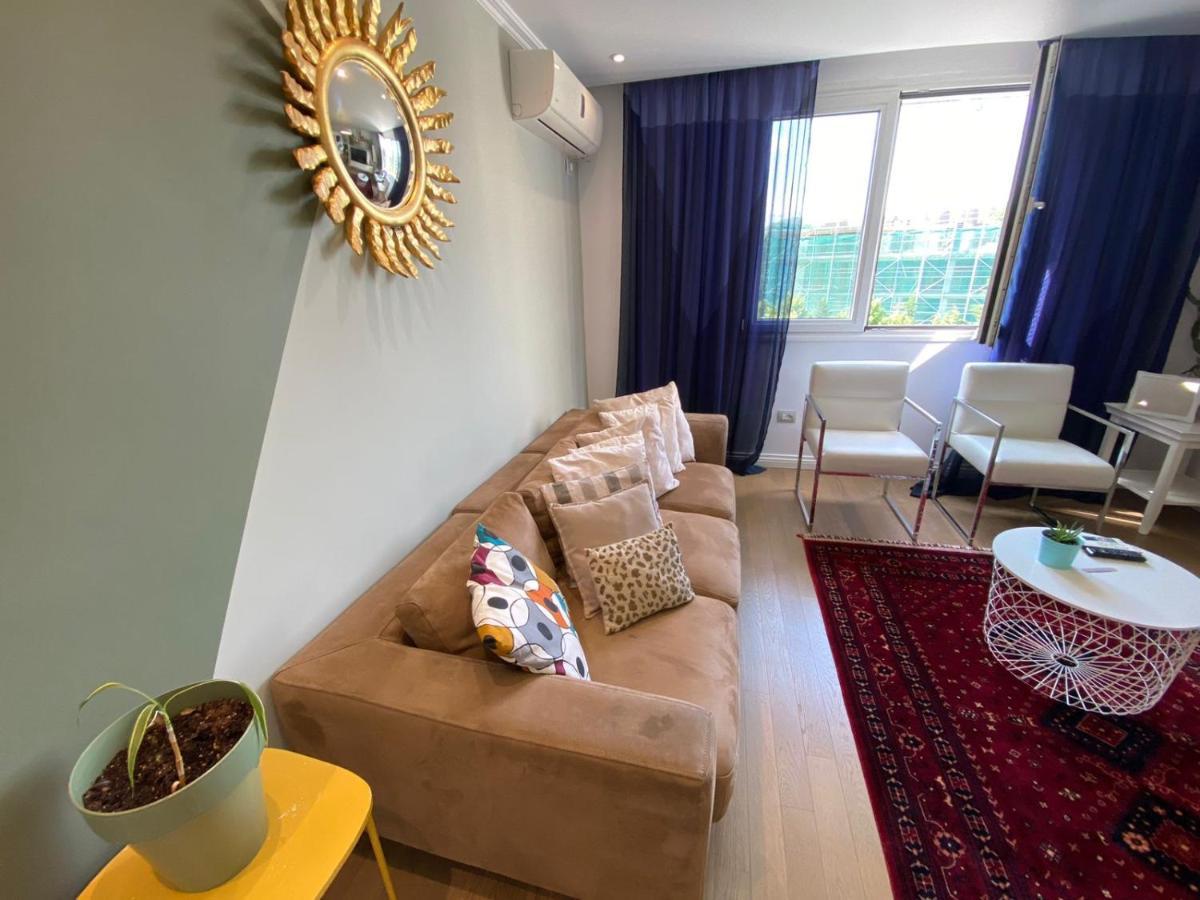 Cozy & Stylish Apartment Тирана Екстер'єр фото